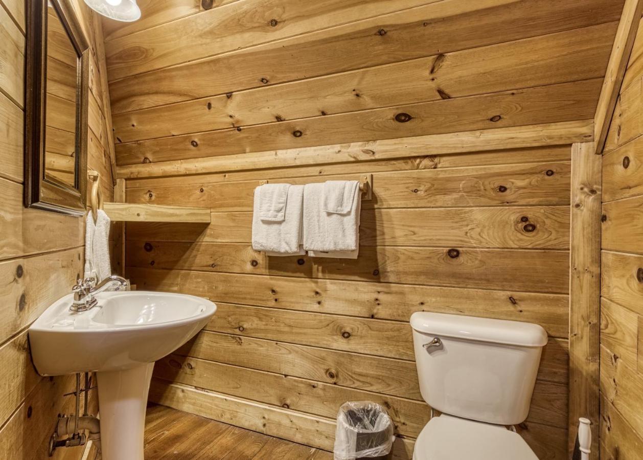Bridgewood Cabin, Hot Tub, 1089 Of Free Attraction Tickets For Each Paid Day, Dollywood And More! Pigeon Forge Buitenkant foto