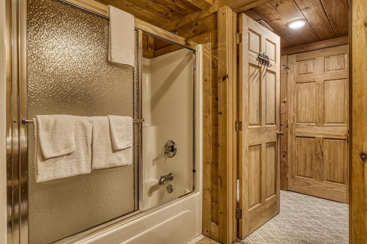 Bridgewood Cabin, Hot Tub, 1089 Of Free Attraction Tickets For Each Paid Day, Dollywood And More! Pigeon Forge Buitenkant foto